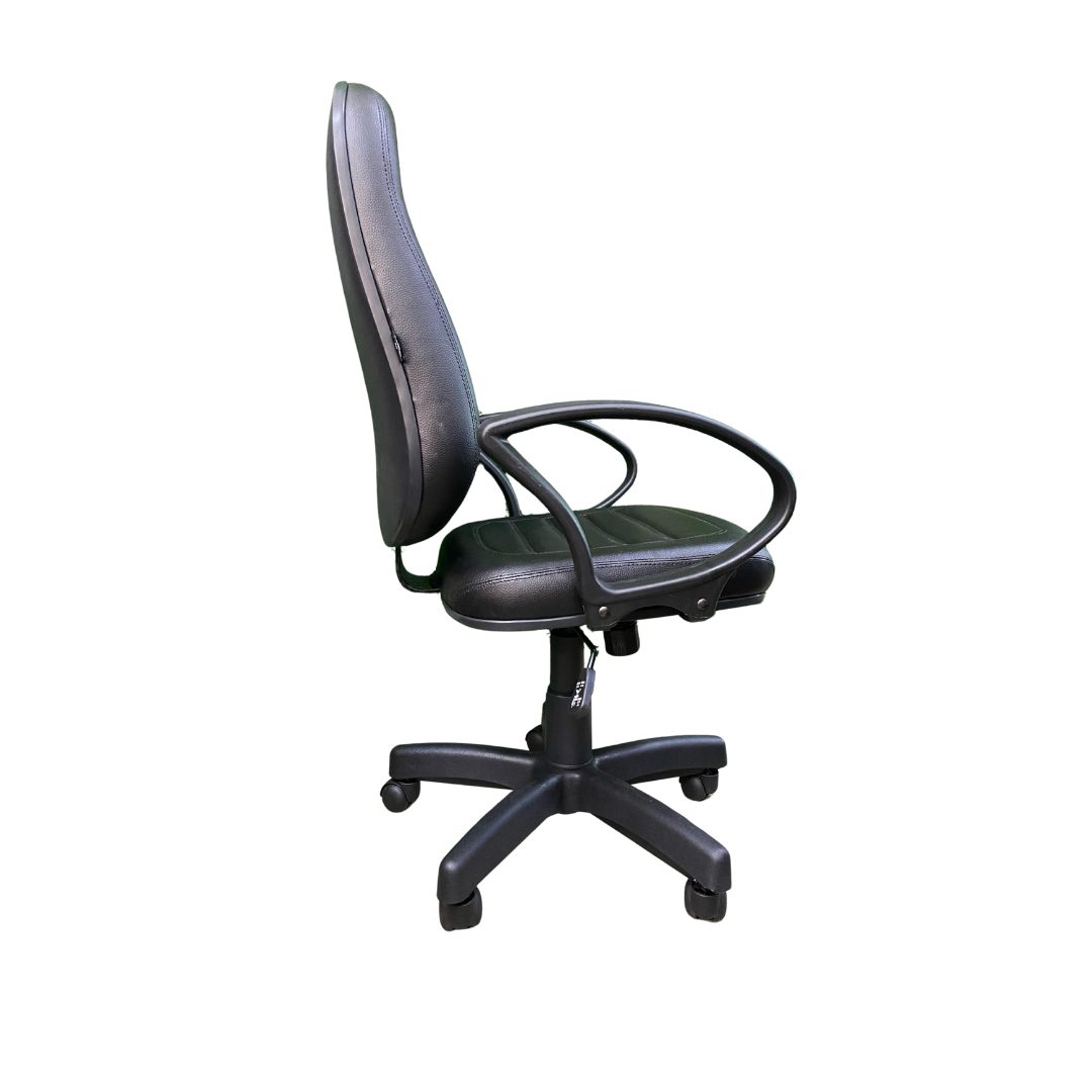 Cadeira Presidente Tescaro Opcional Gomad...